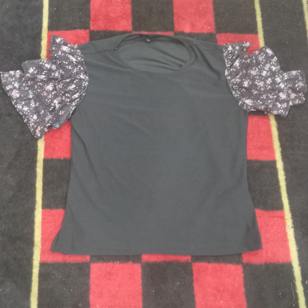 Alison Andrews flowers shirt